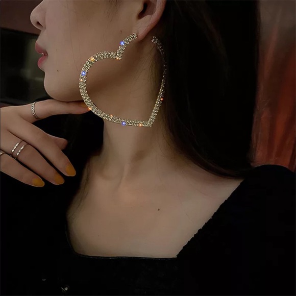 Big Heart Crystal Hoop earrings - Picture 2 of 3